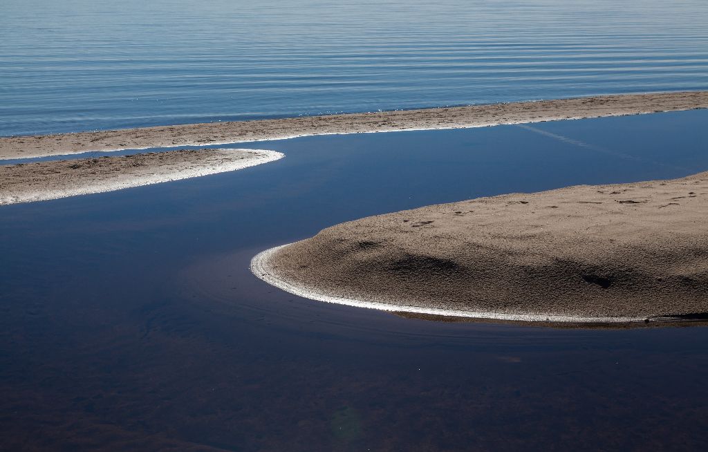 Simple Curves, Pancake Bay, Ontario, Canada